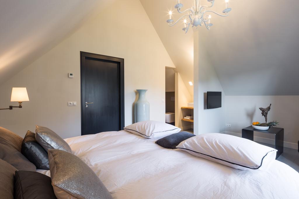 Bed & Breakfast Karakter Den Dungen Habitación foto